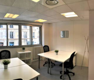 Bureau privé 25 m² 4 postes Location bureau Rue de Vaugirard Paris 75015 - photo 6